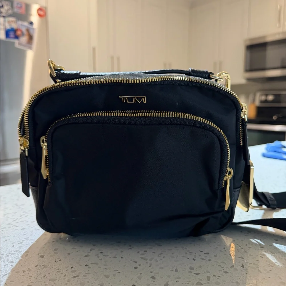 Tumi VOYAGEUR Teghan Crossbody - Picture 4 of 10